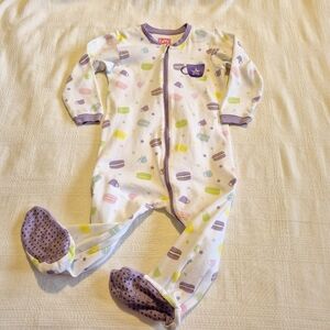 Tuffy girls 18 month footie white with tea cup embroidery, 2 way zipper GUC